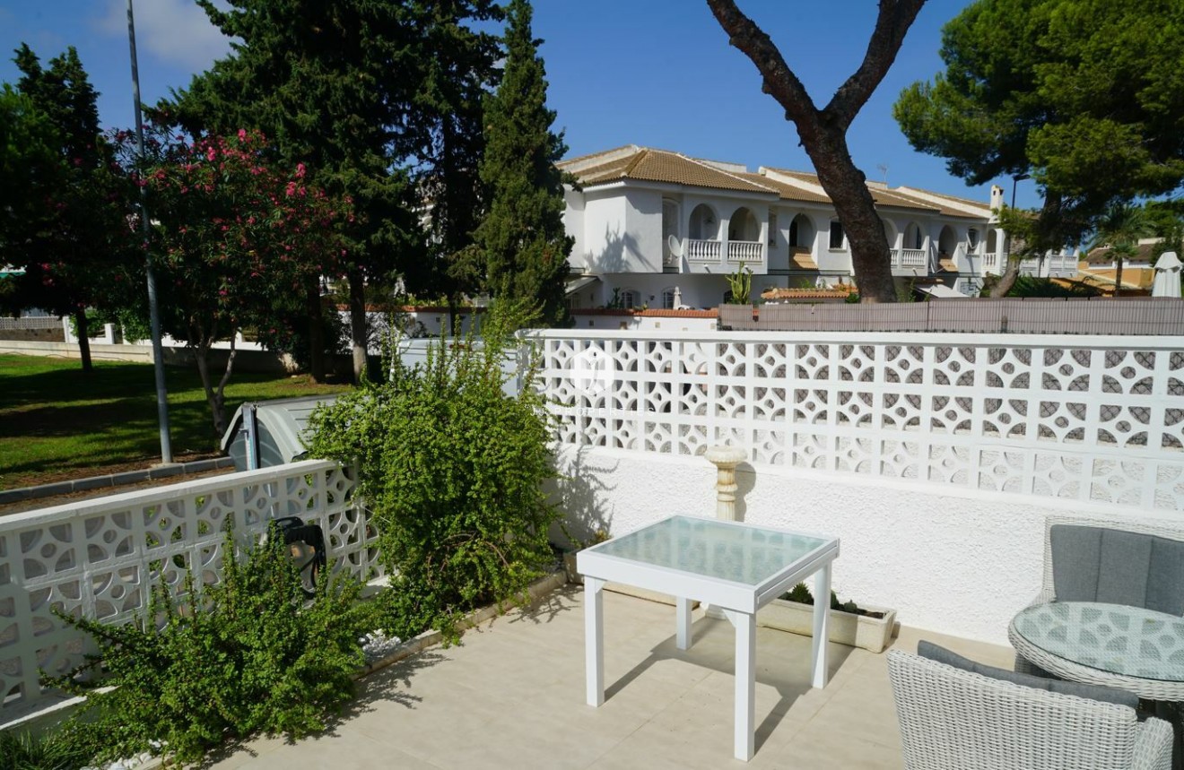 Tweedehands - Chalet -
Orihuela Costa - Costa Blanca