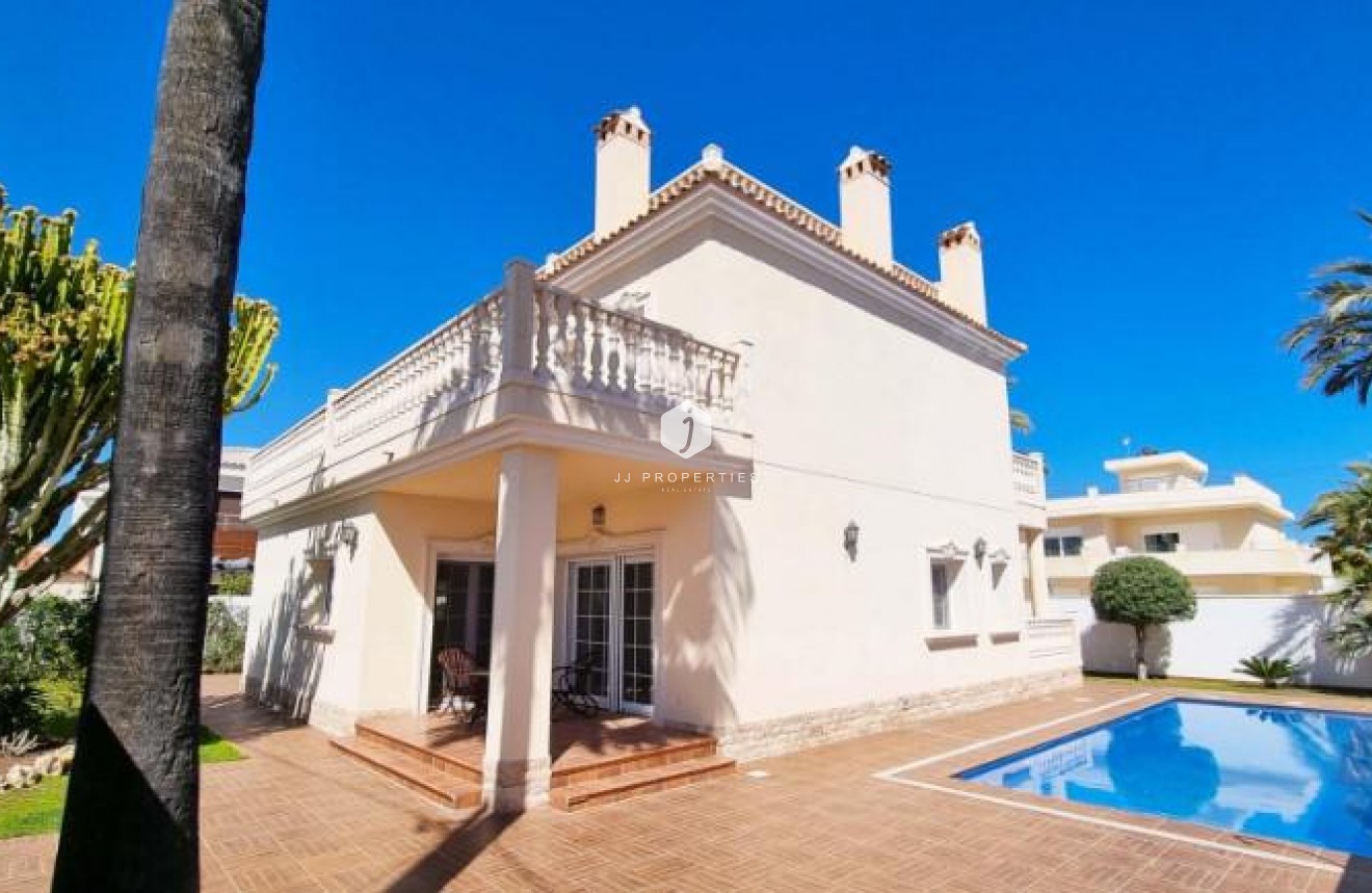 Resale - Chalet -
Cabo Roig - Costa Blanca