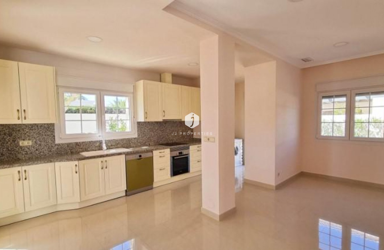 Resale - Chalet -
Cabo Roig - Costa Blanca