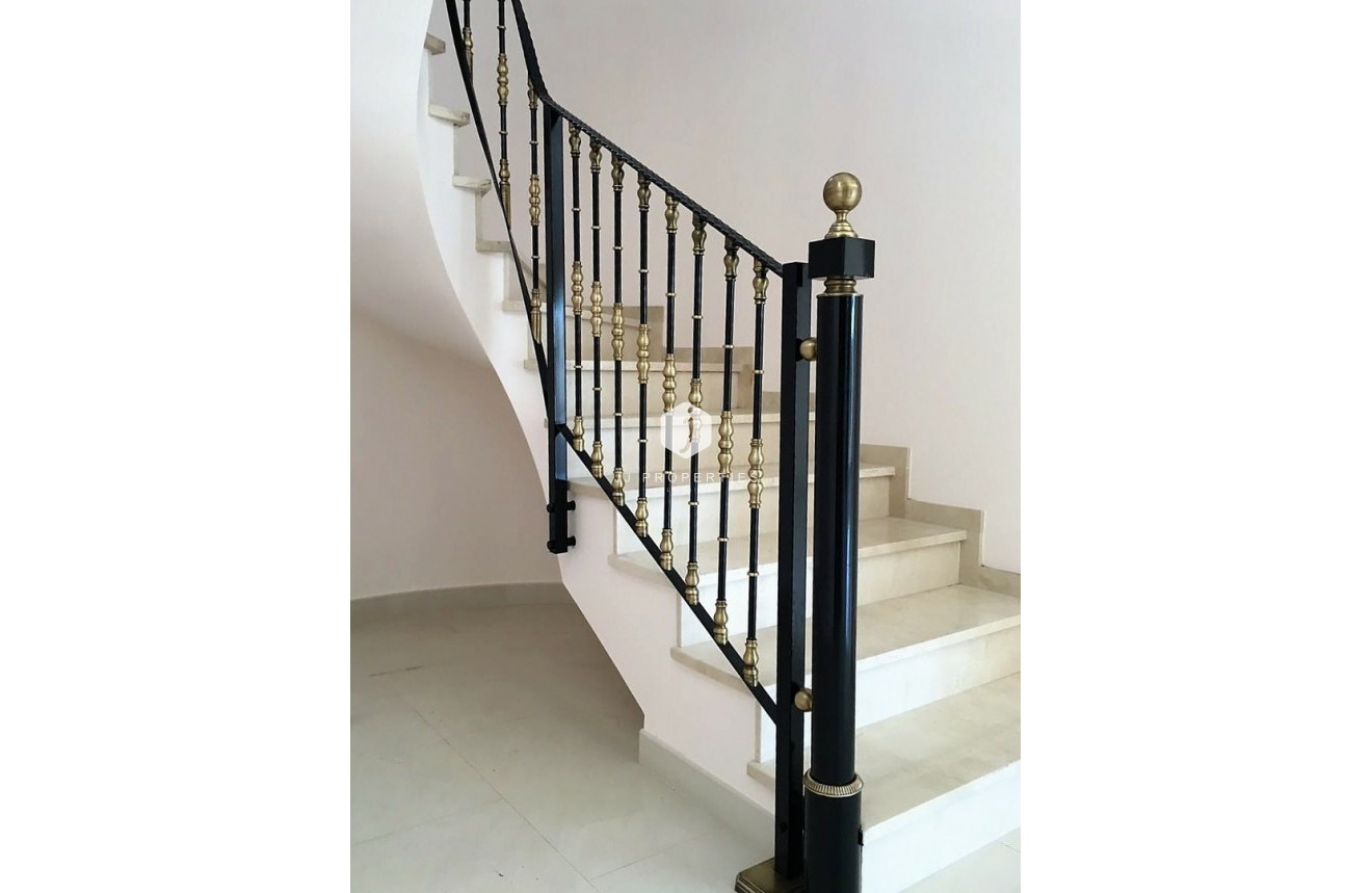 Resale - Chalet -
Cabo Roig - Costa Blanca