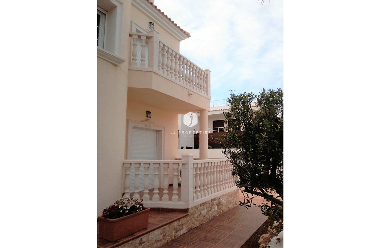 Resale - Chalet -
Cabo Roig - Costa Blanca