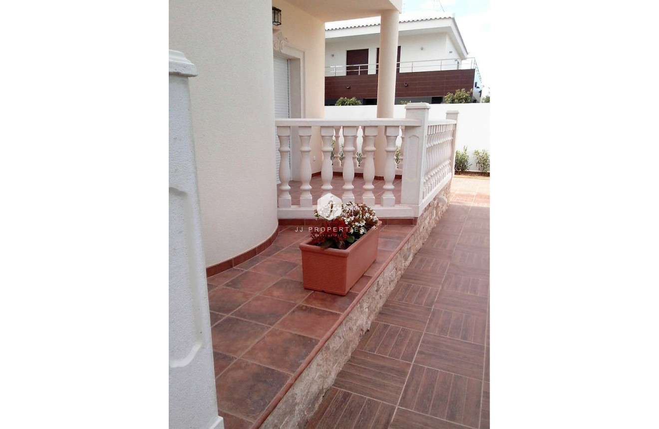 Resale - Chalet -
Cabo Roig - Costa Blanca