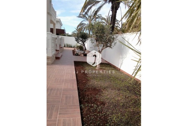 Resale - Chalet -
Cabo Roig - Costa Blanca