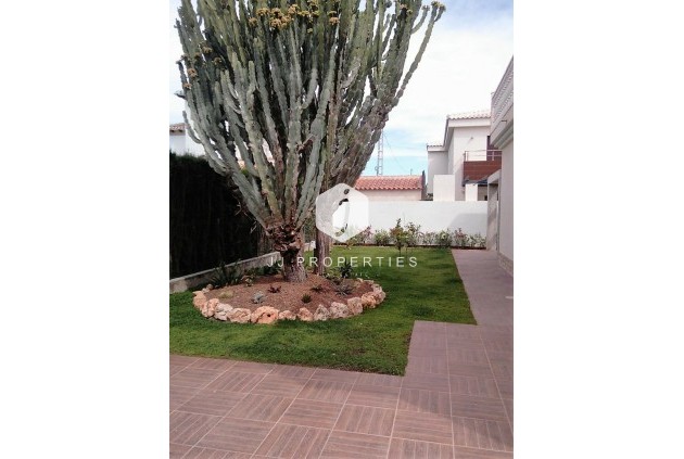 Resale - Chalet -
Cabo Roig - Costa Blanca