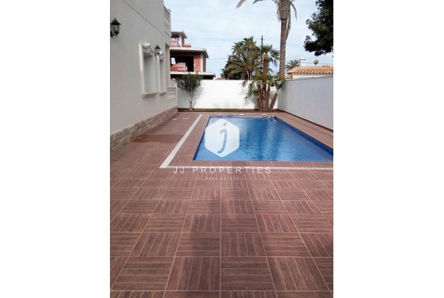 Resale - Chalet -
Cabo Roig - Costa Blanca