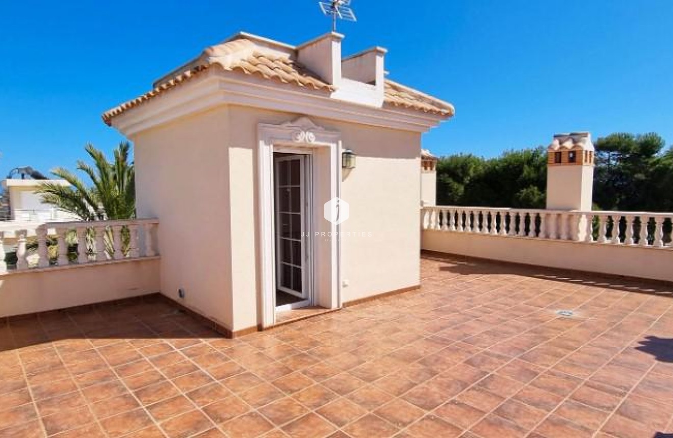 Resale - Chalet -
Cabo Roig - Costa Blanca