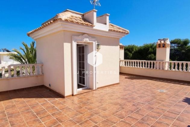 Resale - Chalet -
Cabo Roig - Costa Blanca