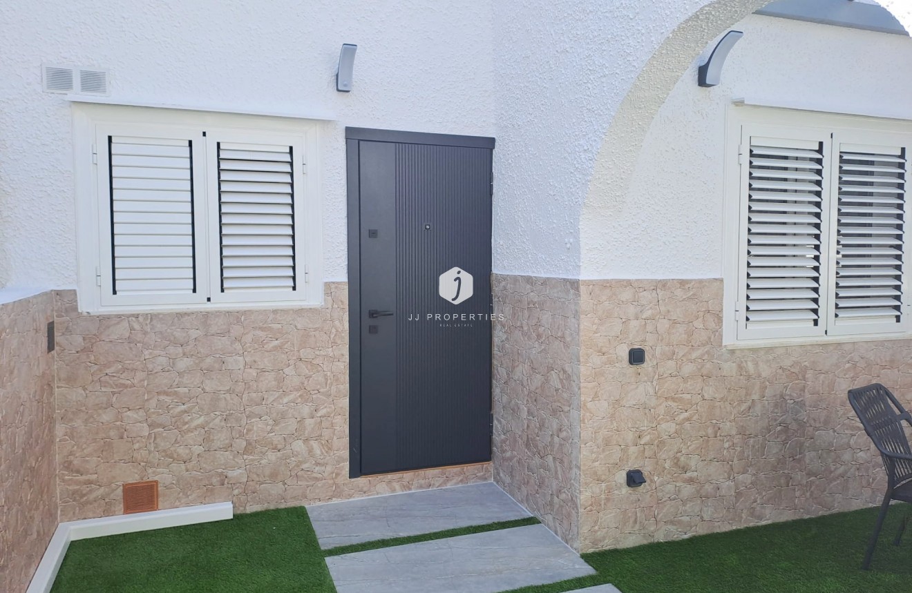 Segunda mano - Chalet -
Torrevieja - Costa Blanca