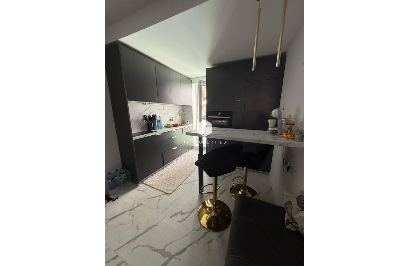 D'occasion - Appartement -
Torrevieja - Costa Blanca