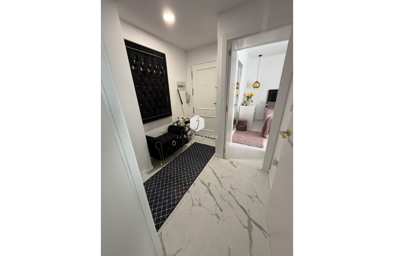 D'occasion - Appartement -
Torrevieja - Costa Blanca