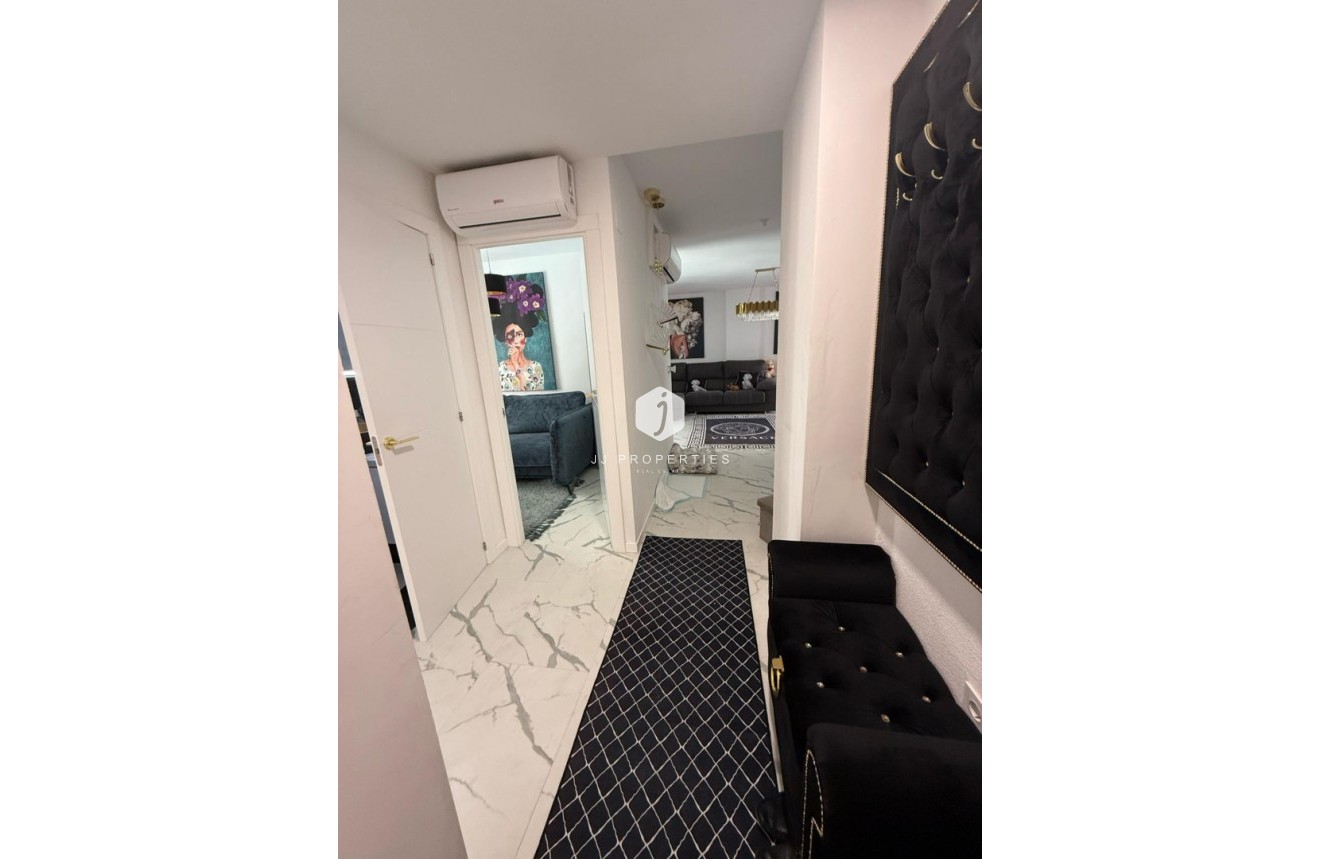 D'occasion - Appartement -
Torrevieja - Costa Blanca