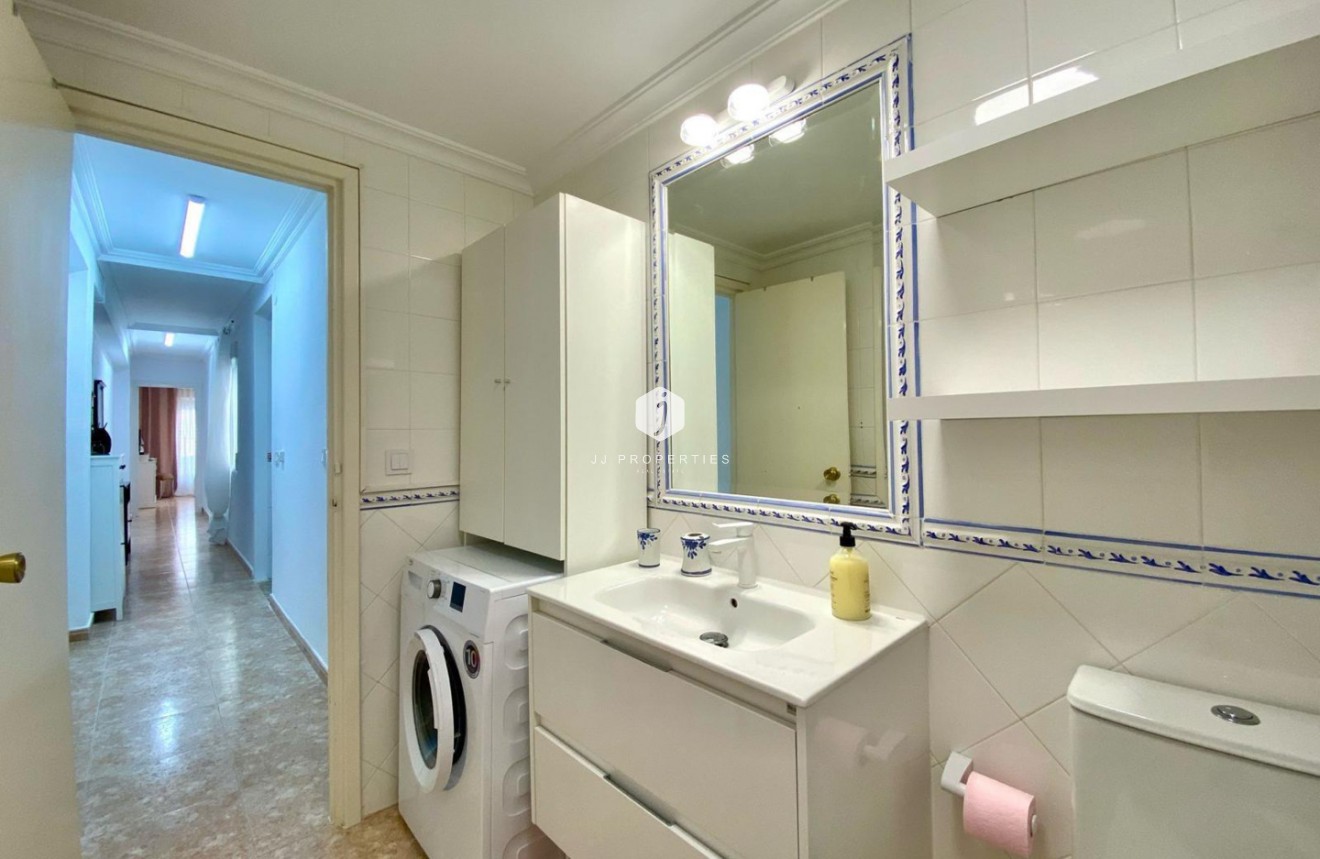 D'occasion - Appartement -
Torrevieja - Costa Blanca