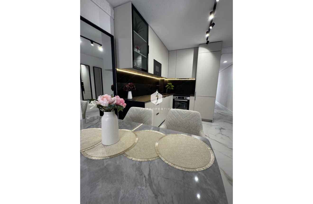 Segunda mano - Apartamento / piso -
Torrevieja - Costa Blanca