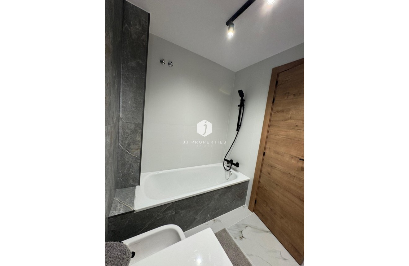 Segunda mano - Apartamento / piso -
Torrevieja - Costa Blanca