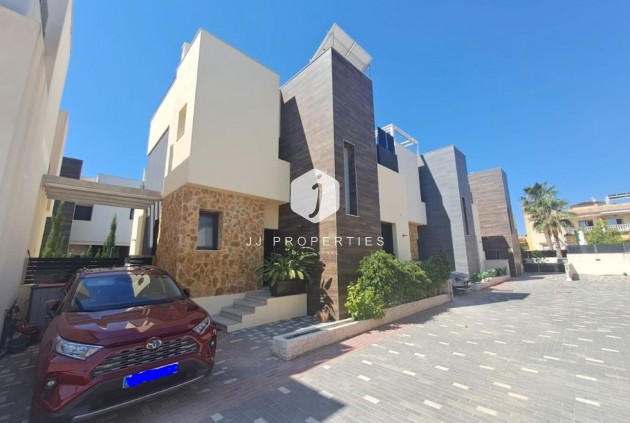 Resale - Villa -
Orihuela Costa - Costa Blanca