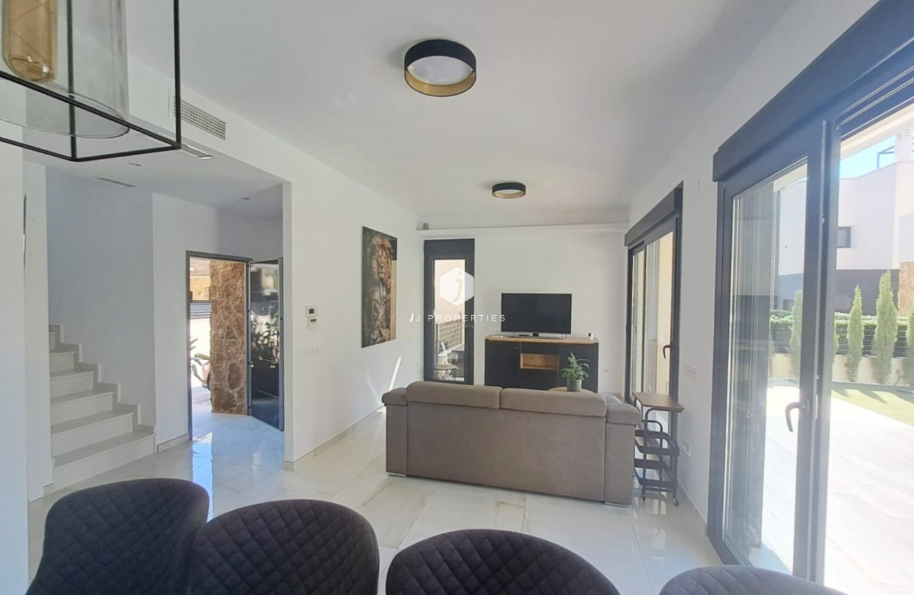 Segunda mano - Chalet -
Orihuela Costa - Costa Blanca