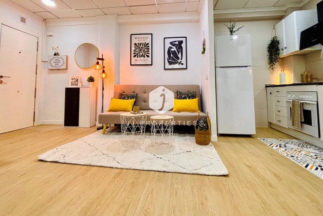 Tweedehands - Appartement / flat -
Torrevieja - Costa Blanca