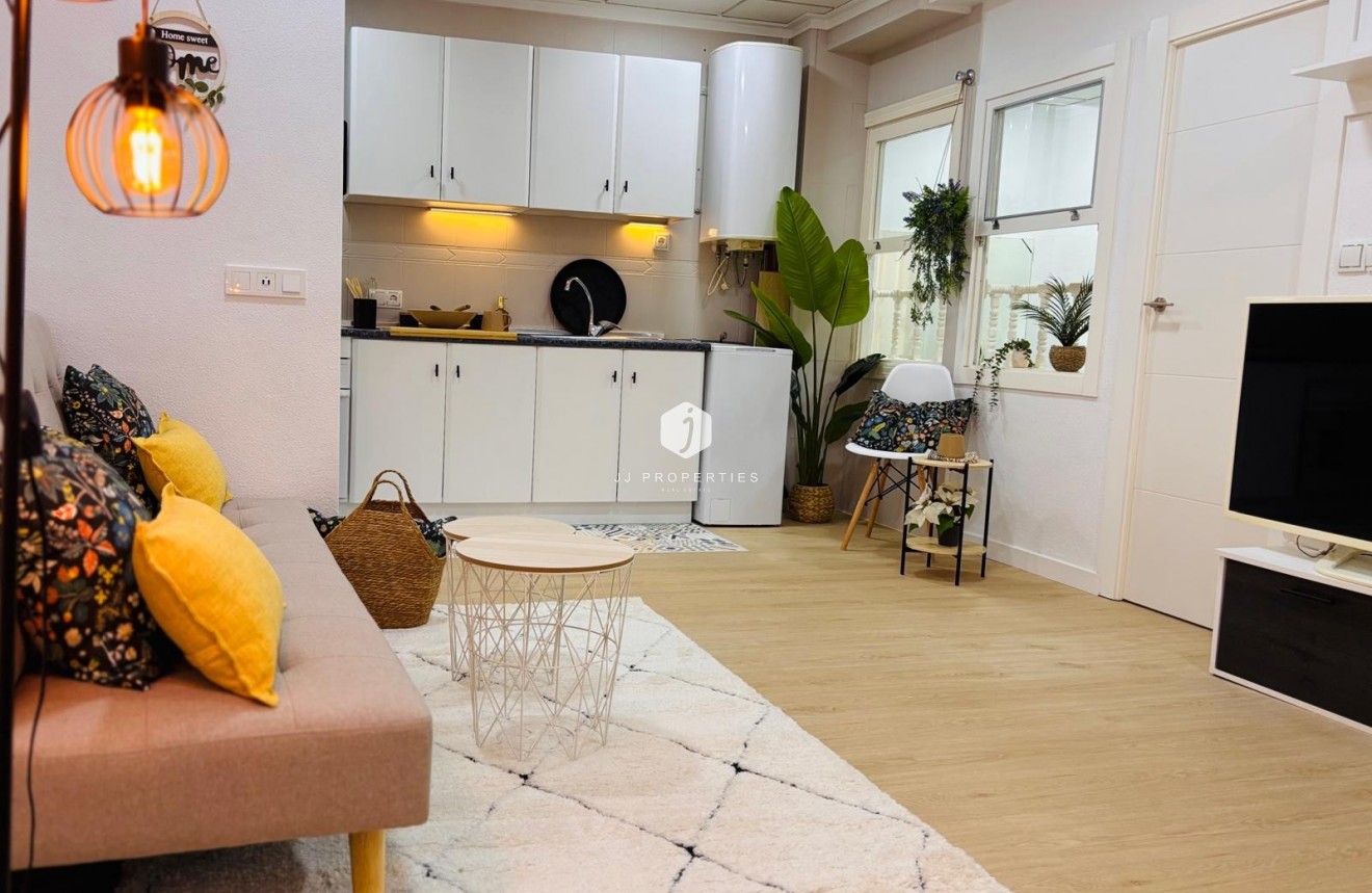 Tweedehands - Appartement / flat -
Torrevieja - Costa Blanca