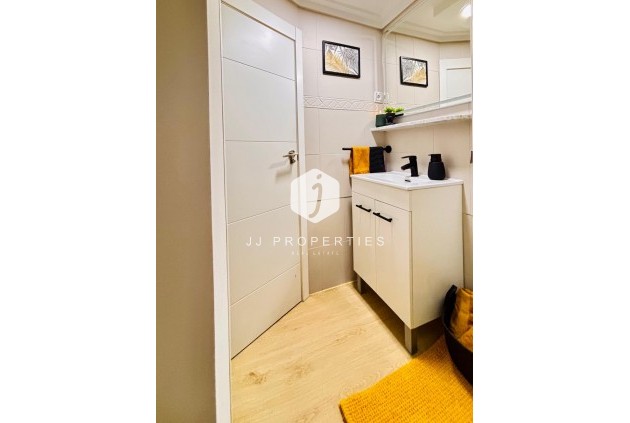 Tweedehands - Appartement / flat -
Torrevieja - Costa Blanca