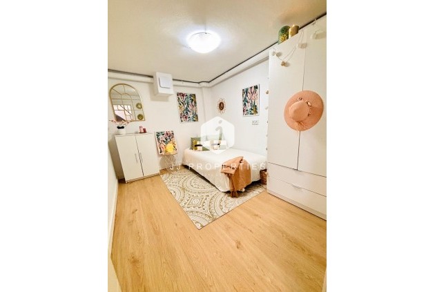 Tweedehands - Appartement / flat -
Torrevieja - Costa Blanca