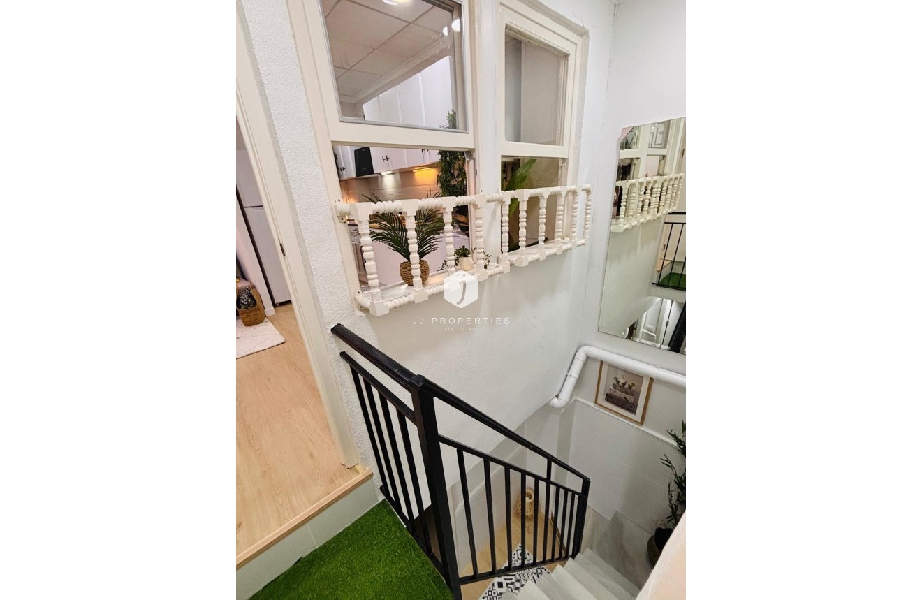 Tweedehands - Appartement / flat -
Torrevieja - Costa Blanca