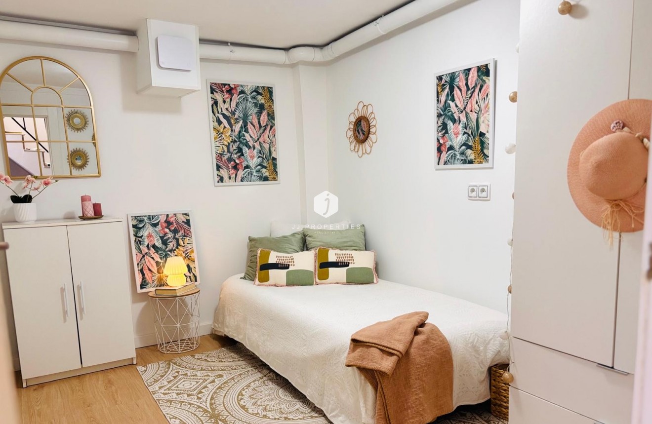 Tweedehands - Appartement / flat -
Torrevieja - Costa Blanca