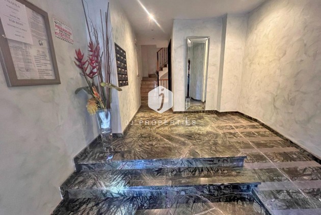 Segunda mano - Ático -
Guardamar del Segura - Pueblo