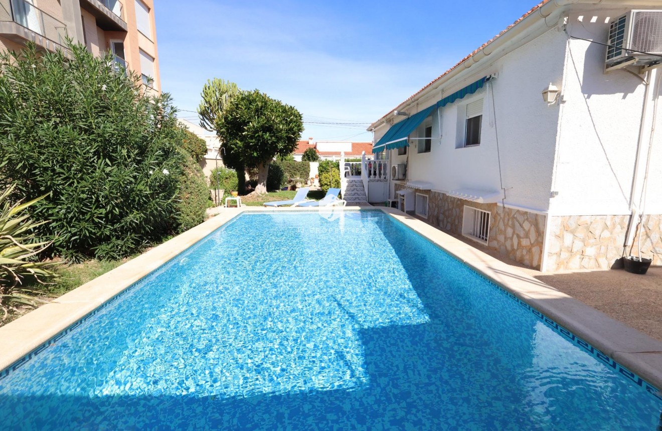 Segunda mano - Chalet -
Torrevieja - Costa Blanca