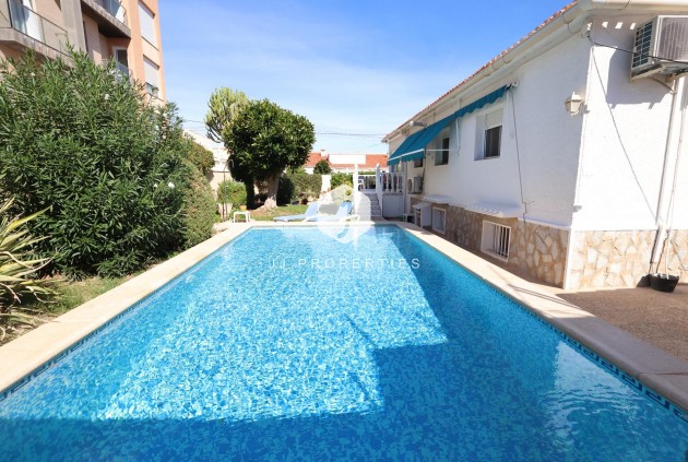 Segunda mano - Chalet -
Torrevieja - Costa Blanca