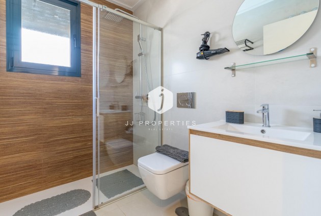 Segunda mano - Apartamento / piso -
Torrevieja - Estacion de autobuses