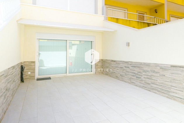 Resale - Chalet -
Torrevieja - Punta prima