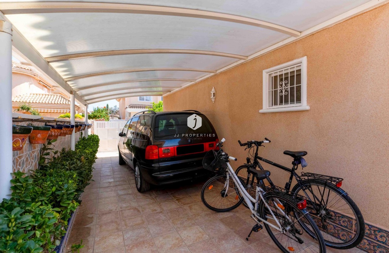 Segunda mano - Villa -
Orihuela Costa - Punta Prima