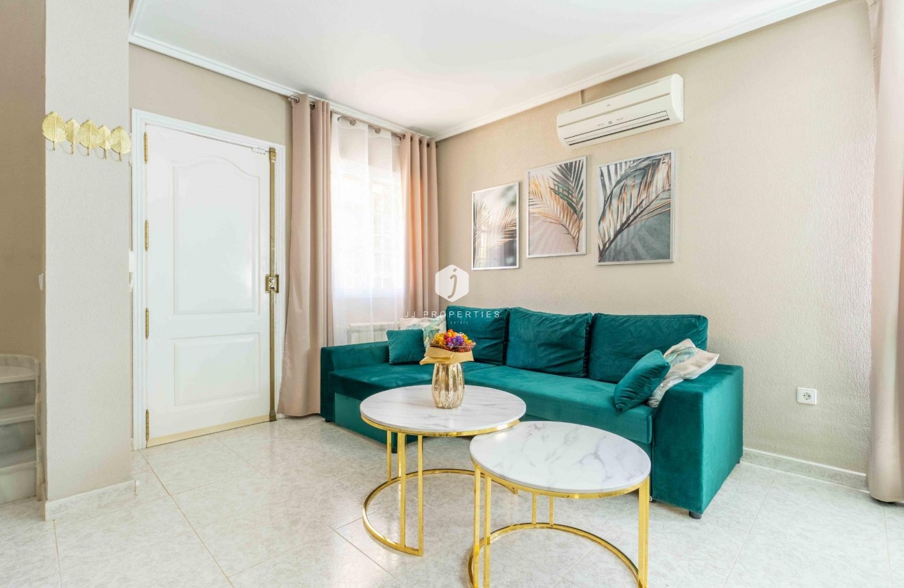 Segunda mano - Villa -
Orihuela Costa - Punta Prima