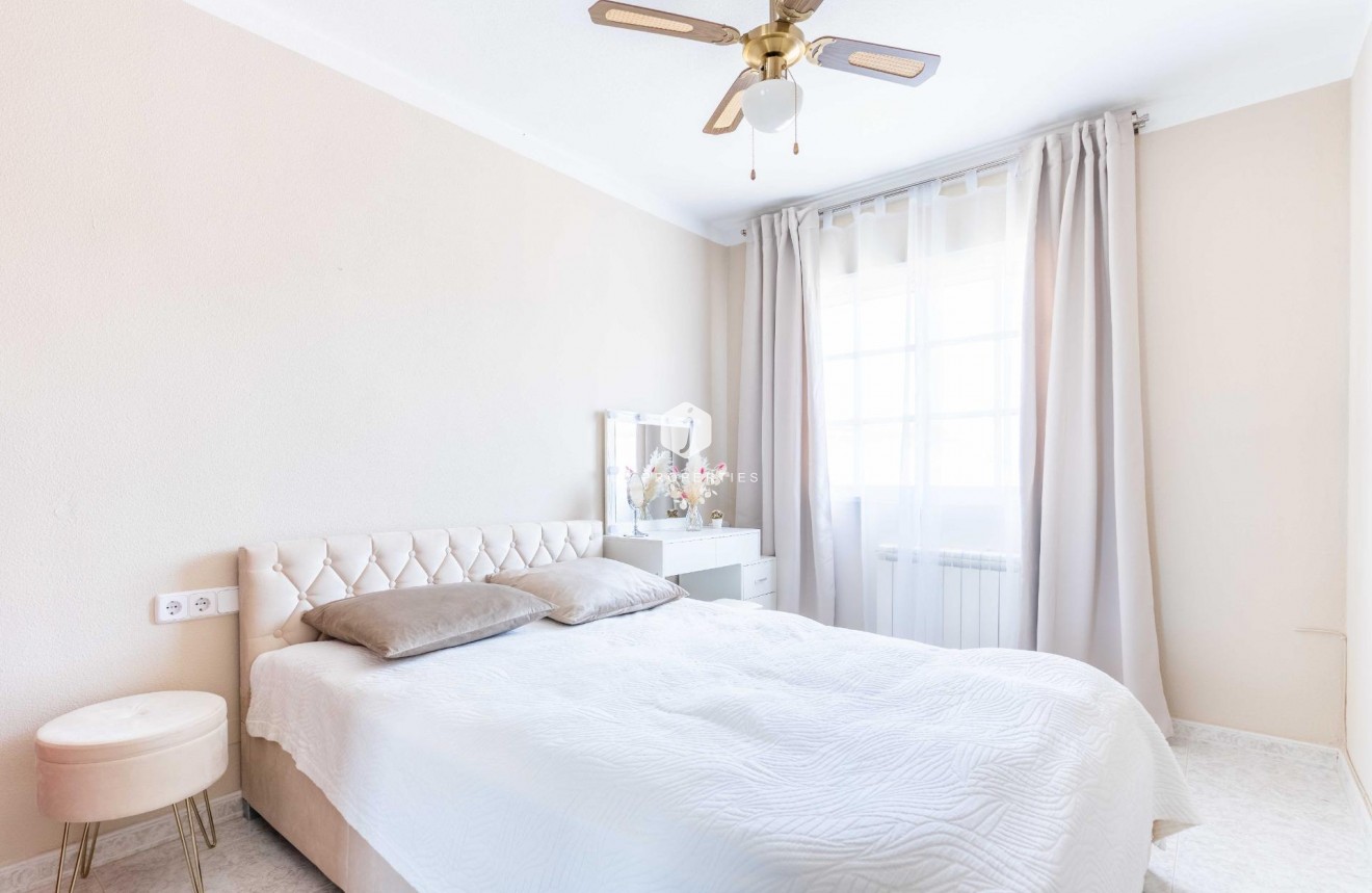 Segunda mano - Villa -
Orihuela Costa - Punta Prima