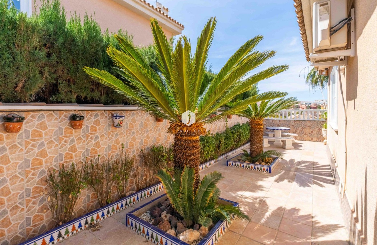 Segunda mano - Villa -
Orihuela Costa - Punta Prima