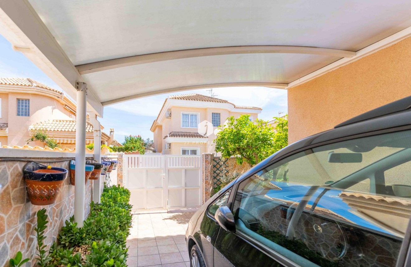 Segunda mano - Villa -
Orihuela Costa - Punta Prima