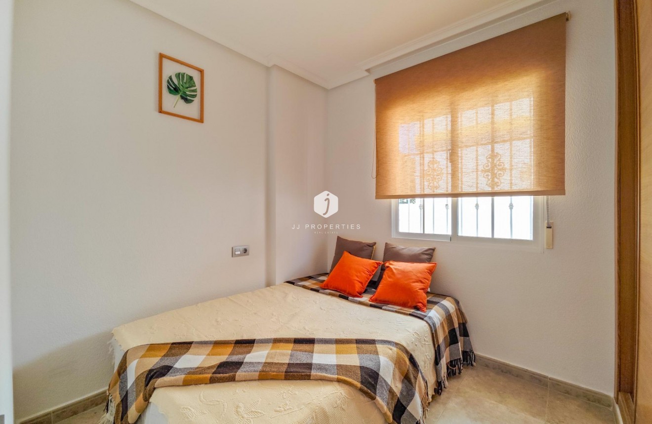 Segunda mano - Villa -
Torrevieja - La Mata