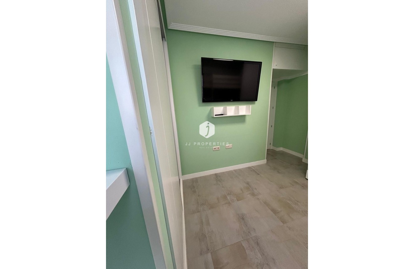 Segunda mano - Apartamento / piso -
Torrevieja - Nueva Torrevieja