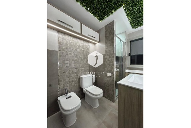 Segunda mano - Apartamento / piso -
Torrevieja - Nueva Torrevieja