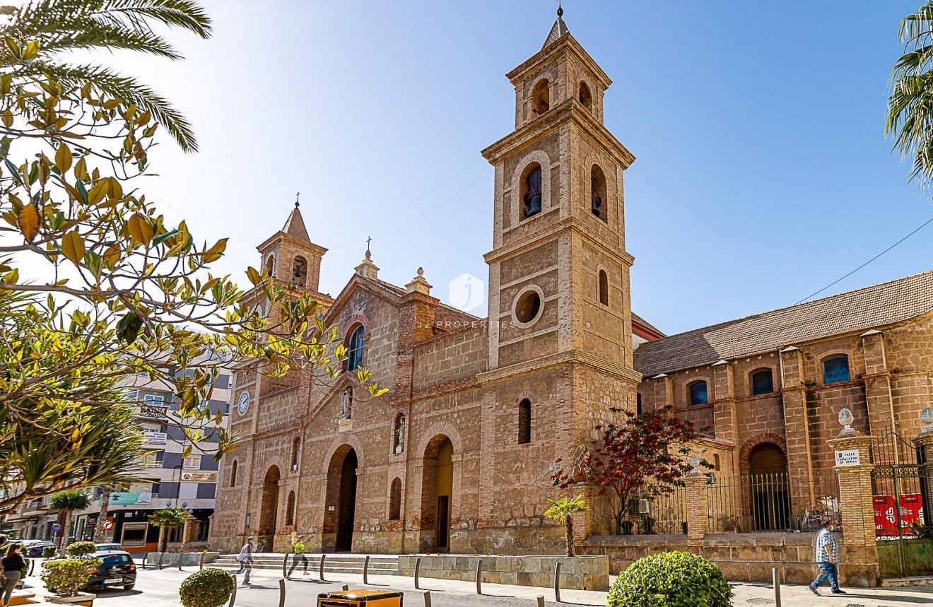 Aus zweiter Hand - Wohnung -
Torrevieja - Centro