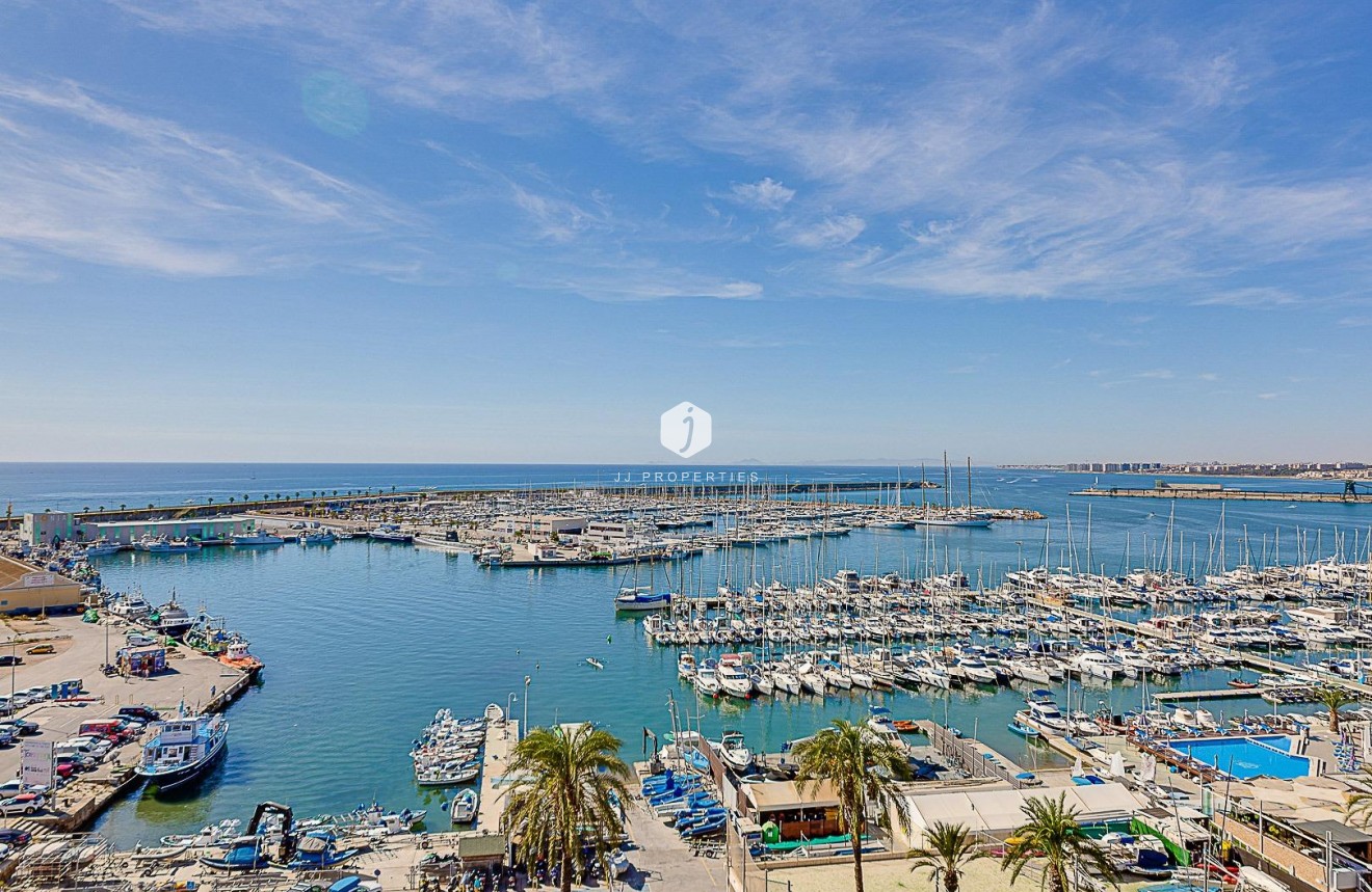 Aus zweiter Hand - Wohnung -
Torrevieja - Centro