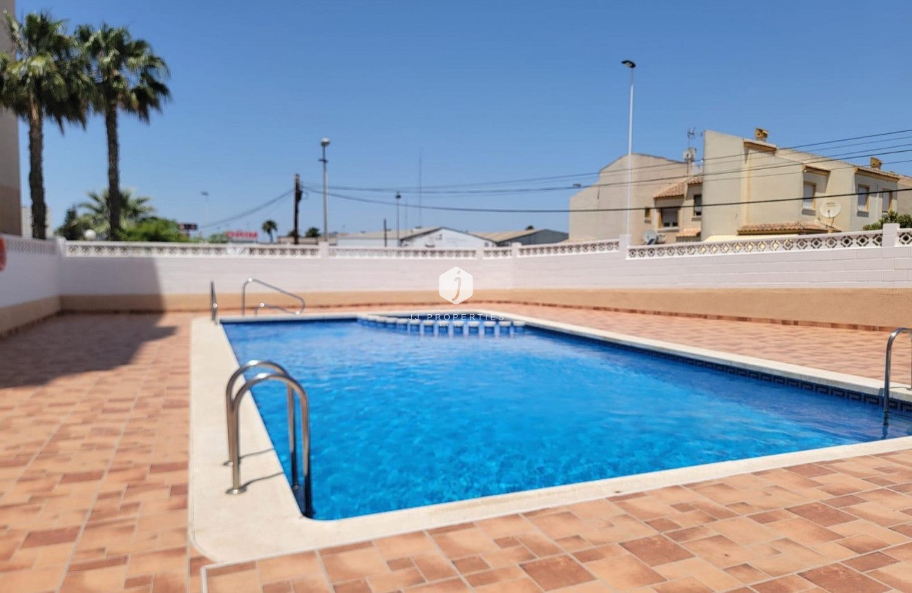 Segunda mano - Apartamento / piso -
Torrevieja - Nueva Torrevieja