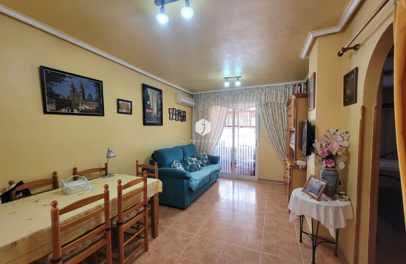 Segunda mano - Apartamento / piso -
Torrevieja - Nueva Torrevieja