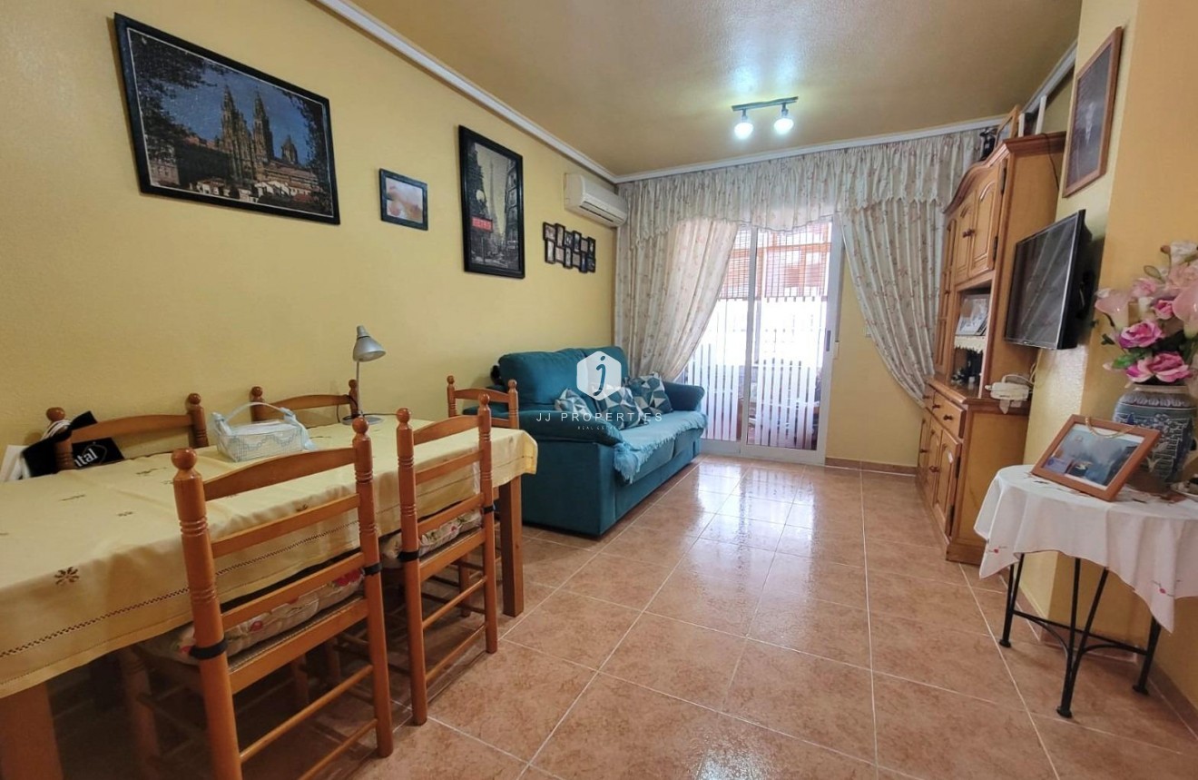 Segunda mano - Apartamento / piso -
Torrevieja - Nueva Torrevieja