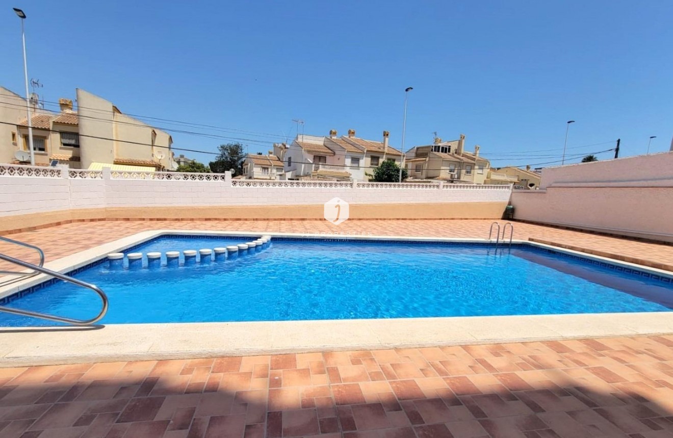 Segunda mano - Apartamento / piso -
Torrevieja - Nueva Torrevieja