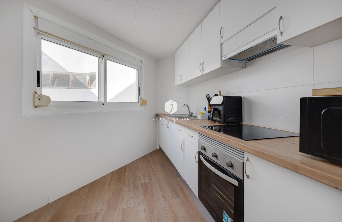 Segunda mano - Apartamento / piso -
Torrevieja - Centro