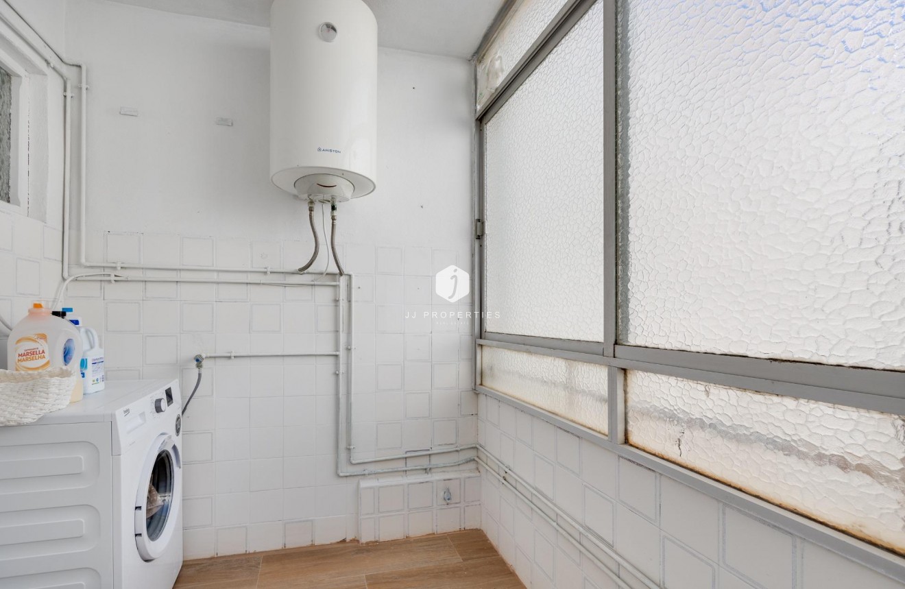 Segunda mano - Apartamento / piso -
Torrevieja - Centro