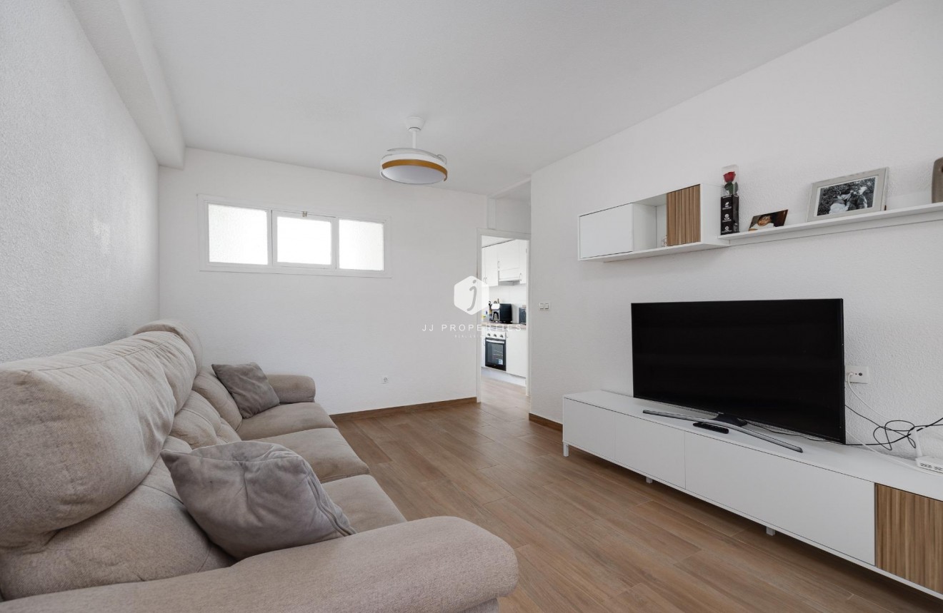 Segunda mano - Apartamento / piso -
Torrevieja - Centro
