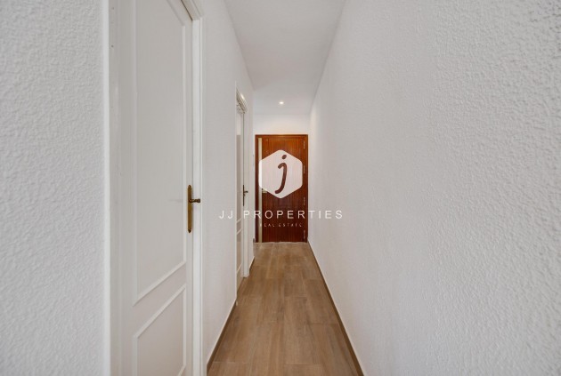 Segunda mano - Apartamento / piso -
Torrevieja - Centro