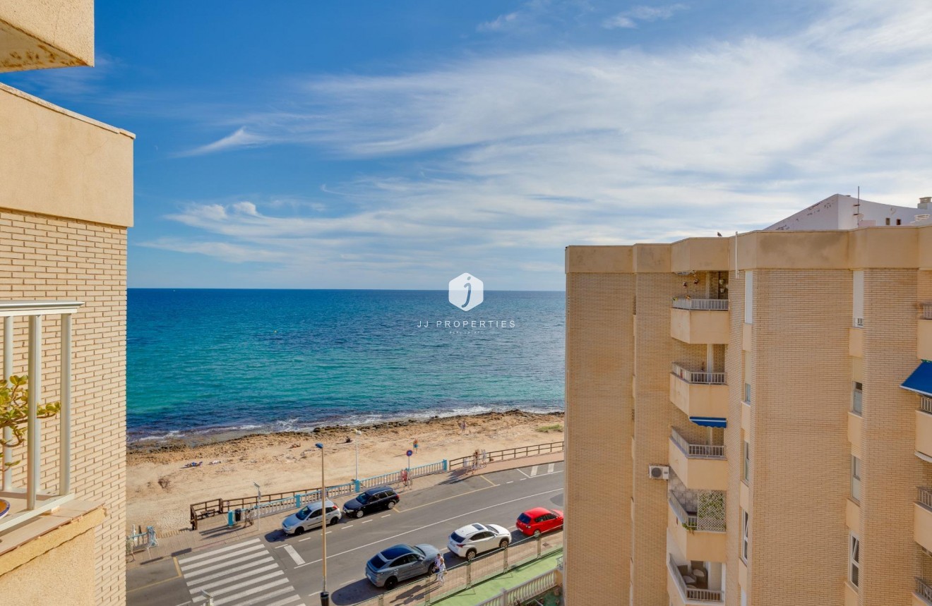 Segunda mano - Apartamento / piso -
Torrevieja - Centro